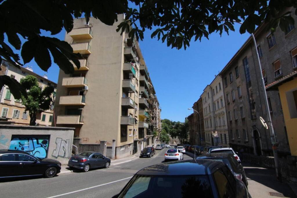 Fast Friend - Cozy Apartment In The Center With Private Garage Rijeka Exteriér fotografie